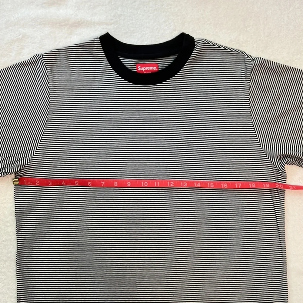 Supreme black & white short sleeve t-shirt, men’s size M - Picture 3 of 9